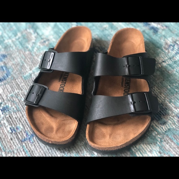 Birkenstock Shoes - Women’s Arizona Birkenstock Sandals Size US 8